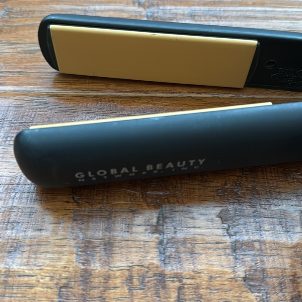 Chi Black Hair Straightener - Picture 2 of 5